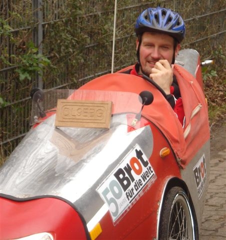Manuel Gera, DL9EBG, im Velomobil Alleweder